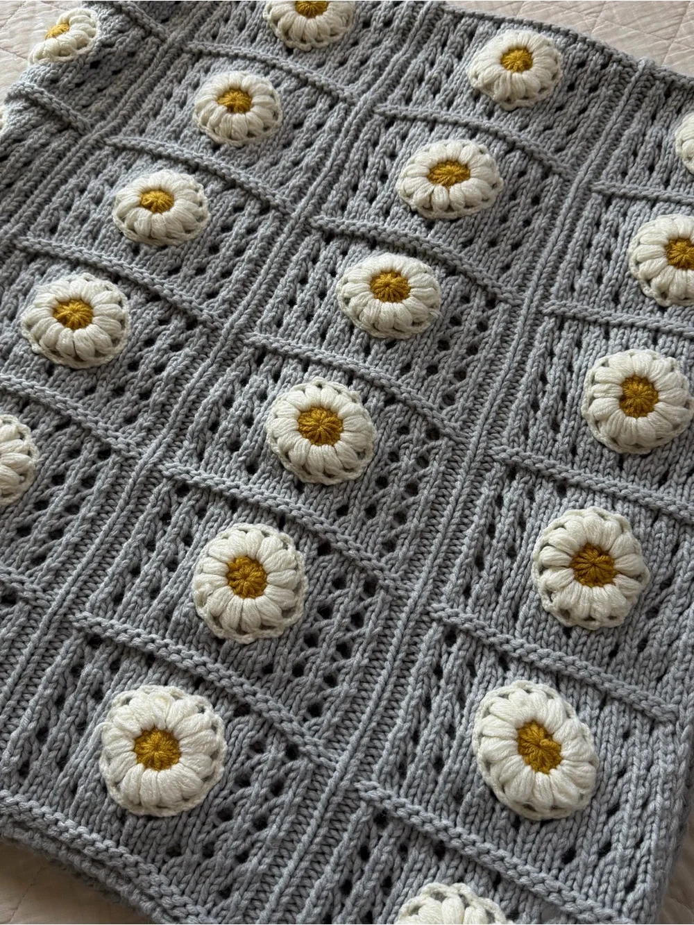 Hand Knit 3D Daisy Throw Blanket Gray White Floral 50x60 Cozy Cottage Decor